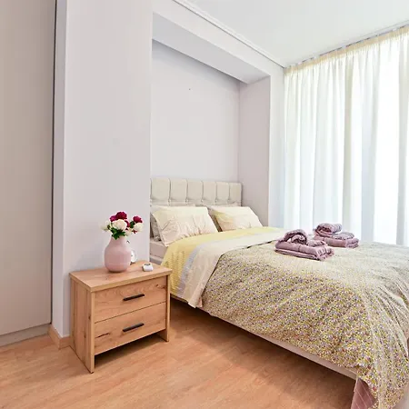 Modern Flat In The Heart Of Port Of Piraeus